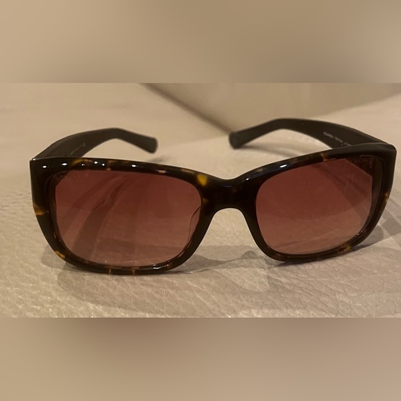 Women’s CHANEL Tortoise Shell Lambskin Leather Quilted Sunglasses 5201-Q - Picture 1 of 6